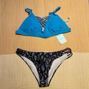 Two piece bikini by Cupshe brand. Size M. NWT!